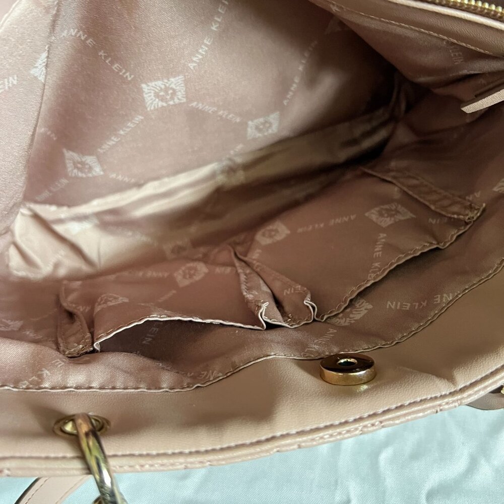 Anne Klein Quilted Tote Bag With Gold Chain Straps & Logo - Picture 6 of 7